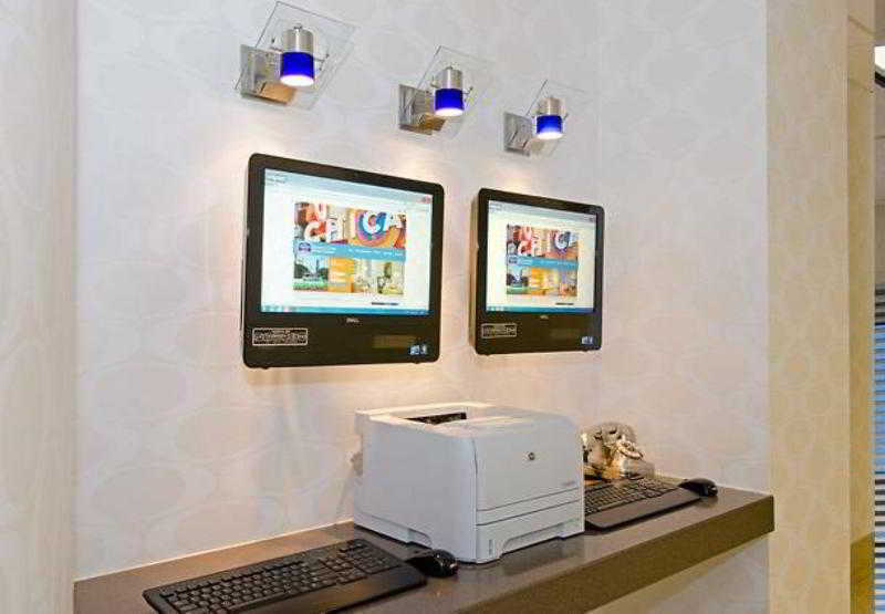 Fairfield Inn And Suites Chicago Downtown/ Magnificent Mile מראה חיצוני תמונה